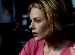 Catherine Willows short hair